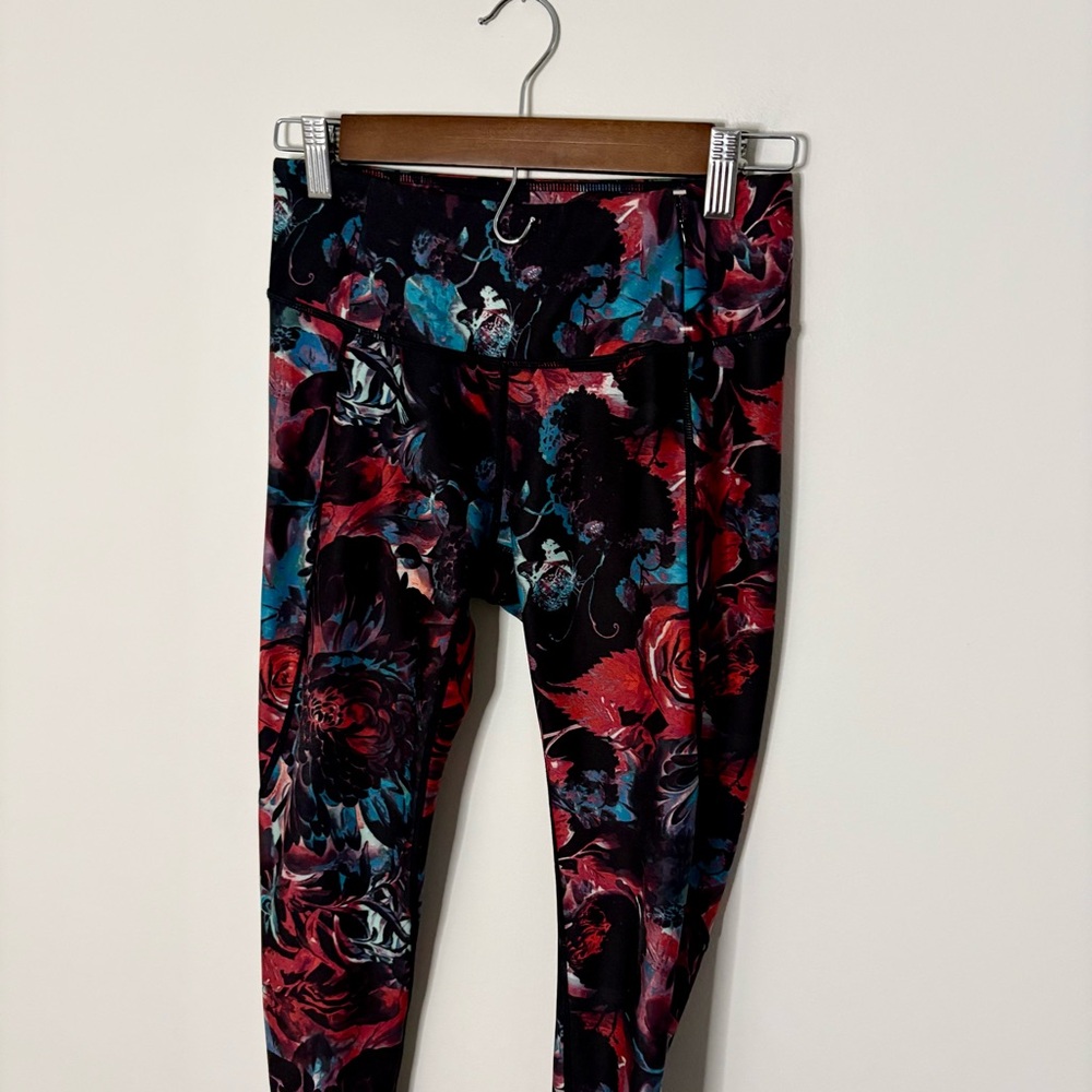 Calia Carrie Underwood Women’s Leggings Dark Floral Black Red Purple 24” yoga